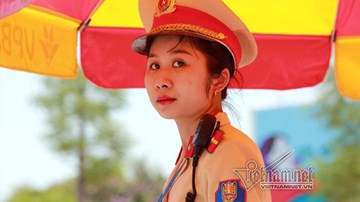 Bóng hồng CSGT trong 'chảo lửa' Hà Nội