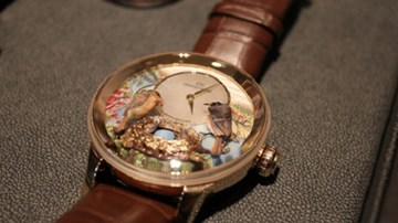 Lóa mắt với siêu đồng hồ giá gần 30 tỷ lần đầu xuất hiện ở Việt Nam