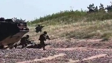 Xem lính Mỹ tập đổ bộ kiểu Thế chiến 2 gần biên giới Nga