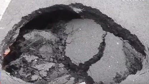 Xuất hiện “hố tử thần” giữa trung tâm Thành phố Hồ Chí Minh
