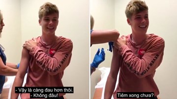 Trai đẹp có khác, đi tiêm cũng khiến chị em 'rụng rời'!