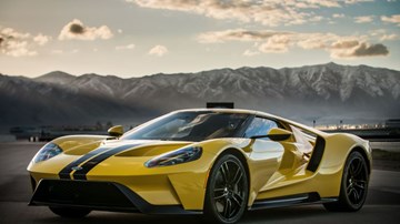 Ken Block dạo chơi ở trường đua với Ford GT 2017
