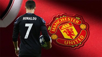 Ronaldo nổi loạn: Real Madrid chỉ đáng... xách dép cho MU!