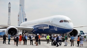 Giấc mơ bay mới nhất của Boeing loay hoay vượt vật cản ở sân triển lãm