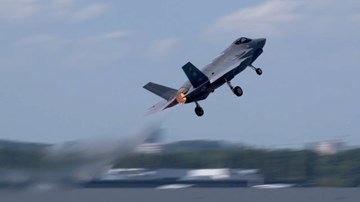 Tiêm kích đắt nhất thế giới nhào lộn tại Paris Air Show 2017