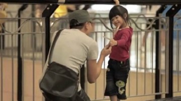 Dạy con cách đối phó với người lạ để tránh bị bắt cóc, xâm hại