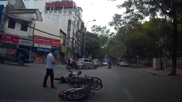 Người đàn ông xi nhan phải rẽ trái, gây họa cho người khác