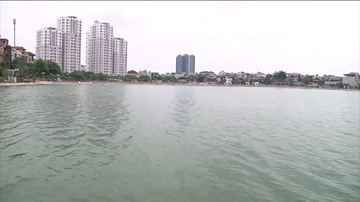 Hà Nội: Người dân bị cô lập giữa “ốc đảo”