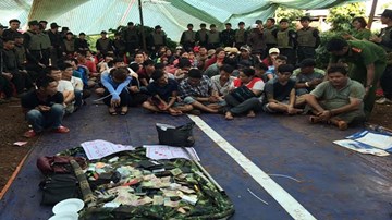 Hiện trường vụ bắt bạc ở nghĩa trang tại Đắk Lắk