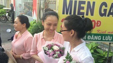 Hoa hậu Phương Nga làm gì trong ngày đầu tiên được tại ngoại?