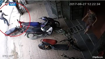 Gặp bà chủ quán internet cao tay, thanh niên trộm xe máy chạy té khói