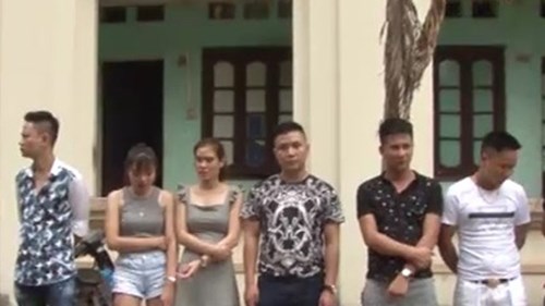 Tổ chức tiệc ma túy mừng sinh nhật tại quán karaoke