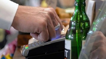 Nhẫn đeo tay giúp thanh toán tự động như quẹt thẻ
