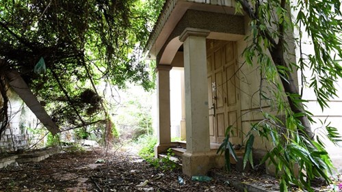 Cận cảnh hoang tàn tại biệt thự cựu Chủ tịch Hà Nội từng ở