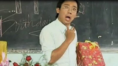 Clip hài: Thầy giáo Trấn Thành 'ngậm ngùi' với quà sinh nhật của học trò