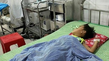 Uống nhầm rượu, bé trai 5 tuổi nhập viện cấp cứu