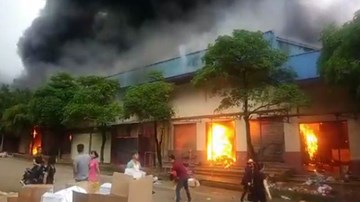 Cháy chợ Tân Thanh, nhiều kiốt bị thiêu rụi