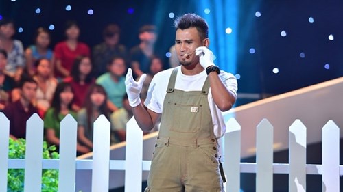 Vừa mổ khối u, Phan Thanh Bình lại khiến khán giả rơi nước mắt