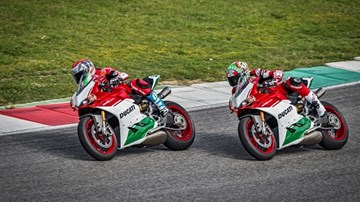 Thử tiếng pô Ducati 1299 Panigale R Final Edition trên đường đua