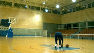 Clip hài: Đừng bao giờ coi thường người khác nhé!