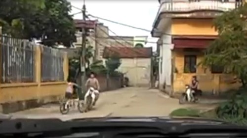 Hãy dạy trẻ em cách ra đường an toàn