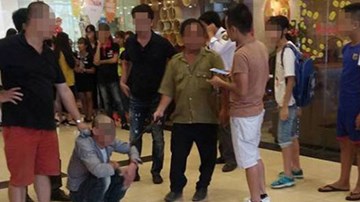 Bắt đối tượng dâm ô trẻ em tại trung tâm thương mại