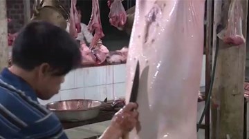Bên trong lò giết mổ treo tại Hà Tĩnh khiến nhiều người bất ngờ