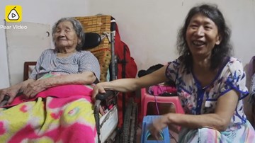 Cận cảnh cuộc sống của người đàn ông giả gái 20 năm để chăm sóc mẹ