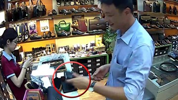 Đẹp trai mua hàng hiệu nhưng 3 lần trộm ví trước mặt nhân viên