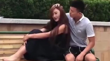 Chàng trai và cô gái đều một lần bỏ lỡ tình yêu và cái kết bất ngờ