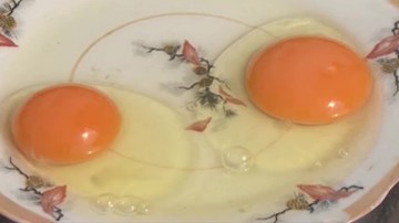 Nguồn gốc trứng gà ta giá rẻ bán đầy chợ