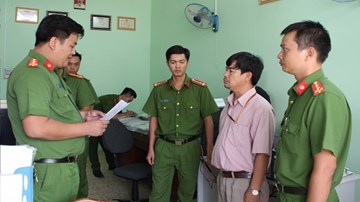 Dọa sát hại Hiệu trưởng, thanh tra Trường CĐ bị bắt