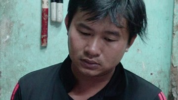 Người dân báo cảnh sát bắt nghi phạm bán súng ở Sài Gòn