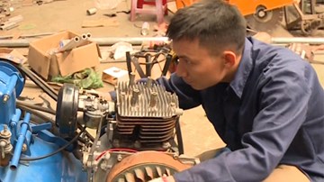 Nông dân không bằng cấp sáng chế máy nông nghiệp “15 trong 1”