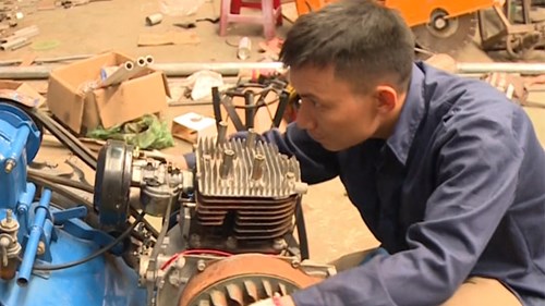 Nông dân không bằng cấp sáng chế máy nông nghiệp “15 trong 1”