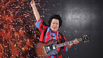 Nữ rocker 81 tuổi chinh phục người dân quốc đảo Singapore