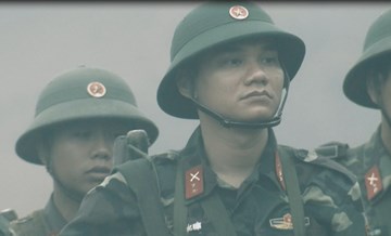 Lần đầu tiên Khắc Việt Singer tổ chức ... liveshow giữa ruộng rau cần