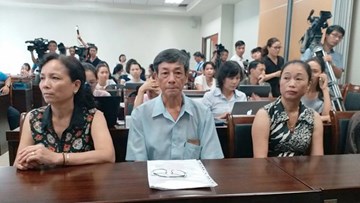 Vụ bé 14 tháng bị bạo hành: ông bà nội, ngoại không biết mình có cháu