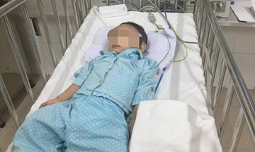 Cháu bé nghi bị bạo hành: Mẹ liên tiếp dính líu đến ma túy