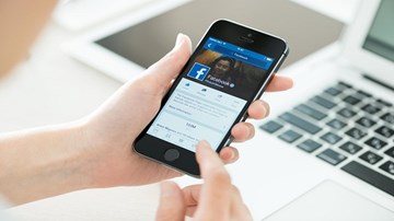 Facebook Watch: Ra đời để lật đổ YouTube
