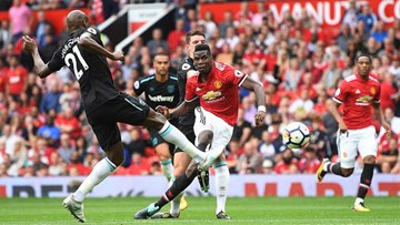 Lukaku bùng nổ, MU đại thắng ngày ra quân