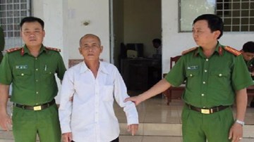 Bắt 'yêu râu xanh' 73 tuổi hiếp dâm 2 chị em gái suốt 3 năm