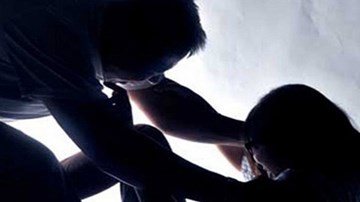 Xin trú mưa rồi hiếp dâm bé gái