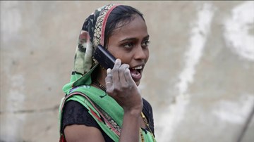 Ngôi làng cấm phụ nữ dùng điện thoại vì sợ 