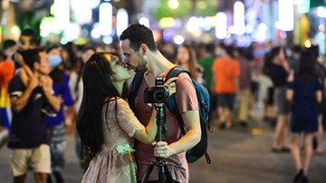 Phố Tây Bùi Viện sau 0h
