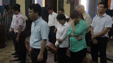 Nhập thuốc chữa ung thư giả, nguyên Tổng Giám đốc bị đề nghị 10 - 12 năm tù