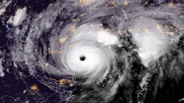 'Siêu bão thập kỷ' Harvey quét dọc bờ biển bang Texas