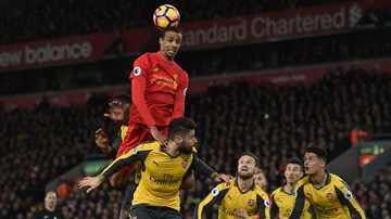 10 cầu thủ có khả năng chơi đầu ấn tượng nhất Premier League