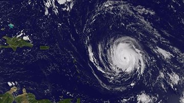 Bão Irma mạnh cấp 4 tiến vào vùng biển Caribe