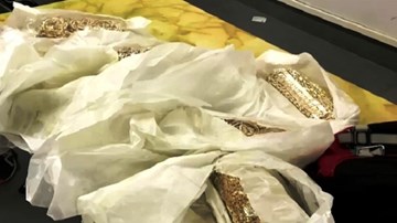 Triệt phá đường dây buôn lậu vàng qua đường hàng không